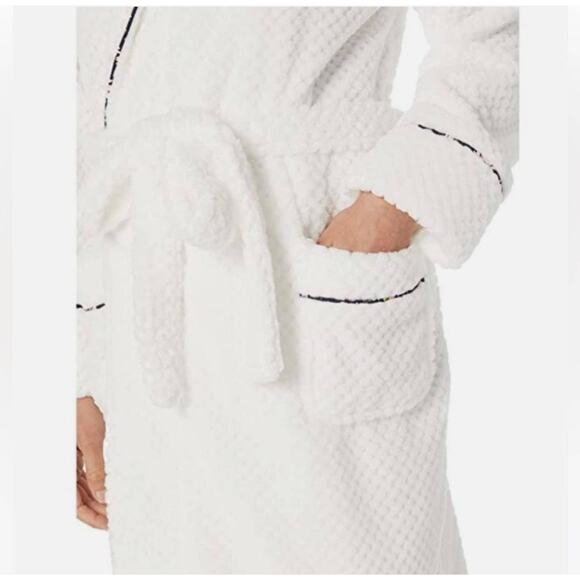 Vera Bradley Plush Fleece Long Spa Bathrobe with Decorative Trim Cozy Comfort - Picture 3 of 10